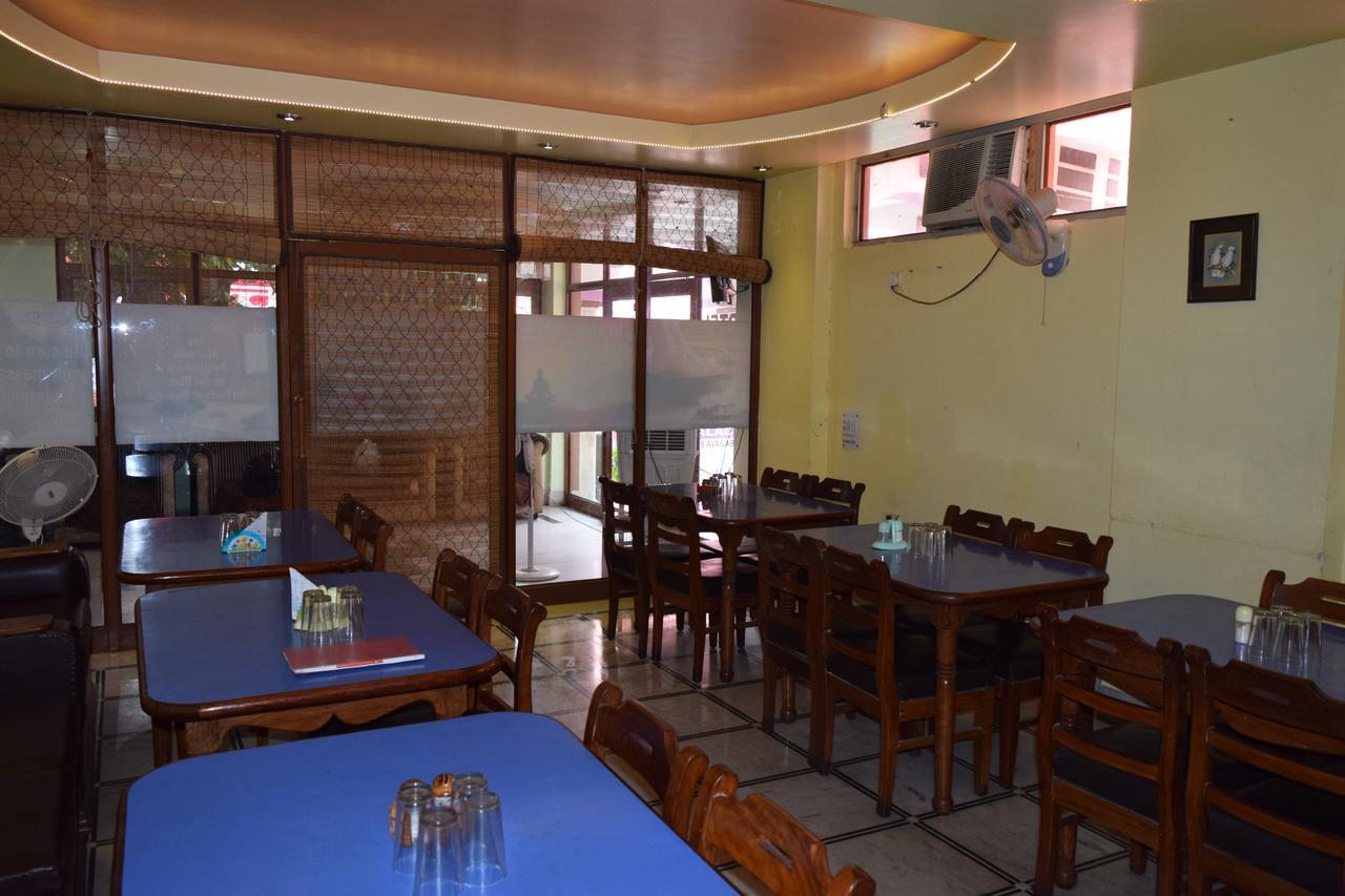 Hotel Raj Palace Rishīkesh Eksteriør bilde