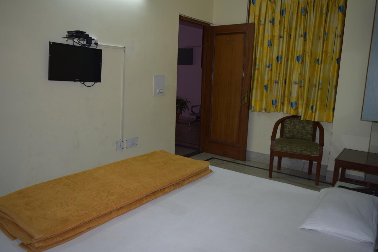Hotel Raj Palace Rishīkesh Eksteriør bilde
